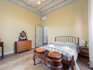 하우스 | 5 개의 침실, 각각 다르게 가구 비치, 다리미/다리미판, 침대 시트