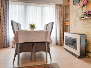 Apartment | Dining - Snug Apartment in Wenduine near Sea (De Haan)