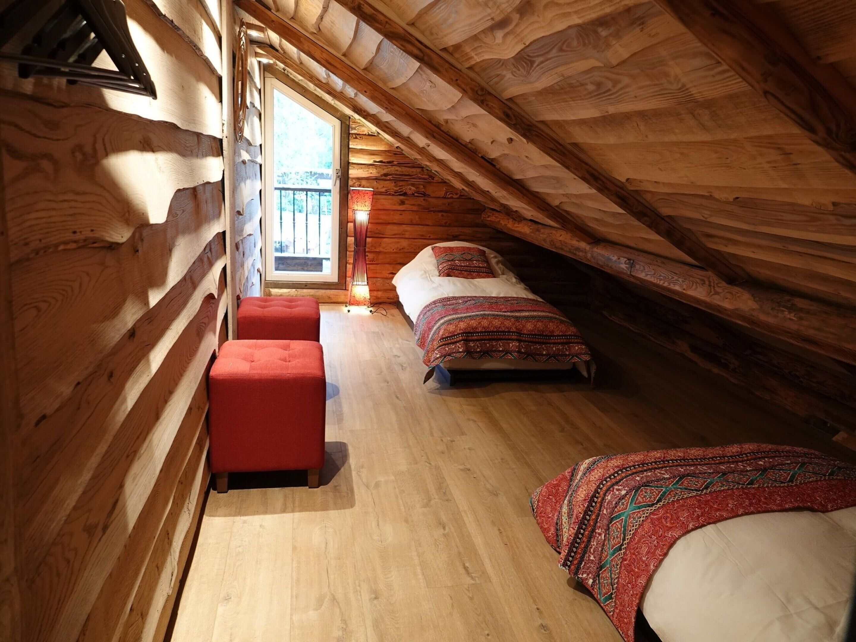 House | 3 bedrooms, individually furnished, bed sheets