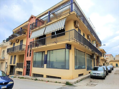 Panoramic Apartment in Donnalucata with Terrace near Beach