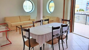 Dining - Panoramic Apartment in Donnalucata with Terrace near Beach (Scicli)
