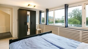 3 bedrooms, free WiFi, individually furnished - Modern Holiday Home in Groede With a Terrace (Groede)