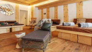 1 bedroom, bed sheets - Attractive Apartment in Bad Goisern With Sauna, Terrace (Bad Goisern)