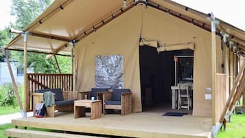 Tent | Exterior
