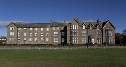 Pretty Holiday Home in Carnoustie near Arbroath Abbey