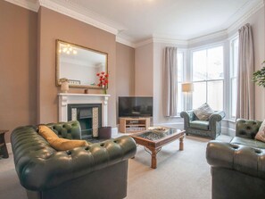 House | Living area - Posh Holiday Home in Plymouth near Royal William Yard (Plymouth)