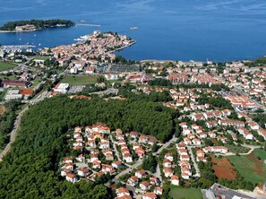 Exterior - The Beautiful Apartment Situated on the First Floor of a Family House (Porec)