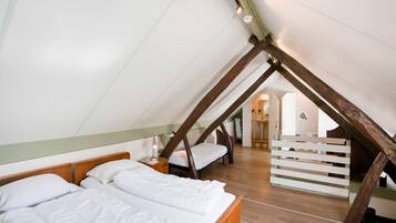 7 chambres, ameublement personnalisé, draps fournis