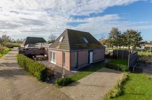 Exterior - Family Holiday Home on the Playground (Serooskerke)