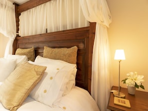 2 bedrooms, bed sheets