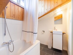 Apartment | Bathroom