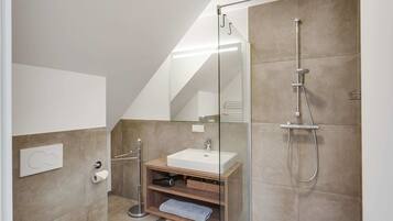 Apartment | Bathroom