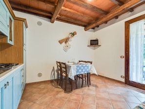 Dining - Cosy Holiday Home in Rispescia-grosseto With Terrace (Grosseto)