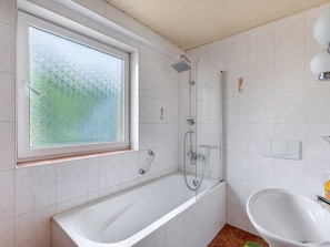 Apartment | Bathroom