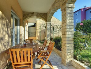 Apartment | Exterior - Apartment in Pula Near the Sea (Pula)