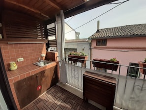 Balcony - Swanky Holiday Home in Santa Venerina near Sea & Mountains (Santa Venerina)
