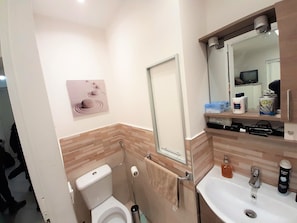 Shower, towels - Swanky Holiday Home in Santa Venerina near Sea & Mountains (Santa Venerina)