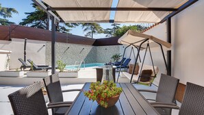 Balcony - Boutique Holiday Home in Pula With Terrace (Pula)