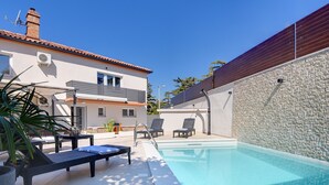 Exterior - Boutique Holiday Home in Pula With Terrace (Pula)