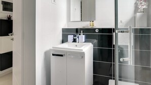 Baignoire, serviettes fournies