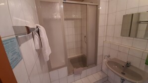 Shower, towels