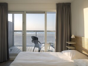 Rumah | 2 kamar tidur dan dilengkapi dengan perabotan berbeda-beda