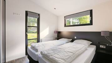 Chalet | 2 bedrooms, individually furnished, WiFi, bed sheets