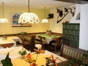 House | Dining - Chalet in Scheffau Near Skiwelt Lift (Scheffau am Wilden Kaiser)