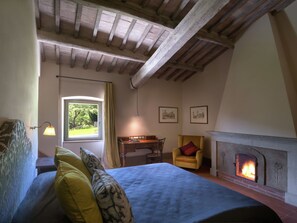 Villa | 6 bedrooms, iron/ironing board, bed sheets - Villa in Tuscany With Organic Wine Estate (Arezzo)