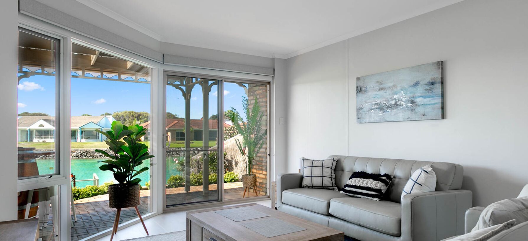 Beautiful Lake Views with Pontoon