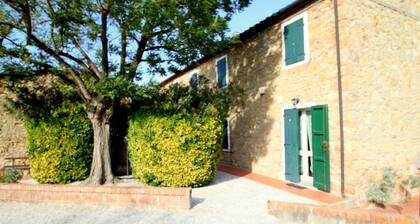 Belvilla by OYO Tuscan Farmhouse With Private Pool
