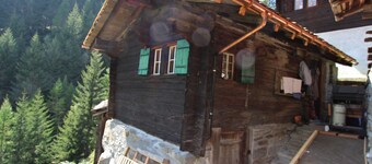 Mountain View Holiday Home in Binntal near Lengtal Deck