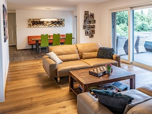 Living room - Luxury Apartment With a View Over the Ossiachersee (Treffen)