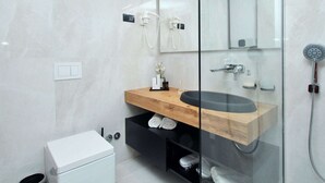 Unclassified image, 5 of 29, button - Luxurious Apartment With Private Pool and sea View in Crikvenica (Crikvenica)
