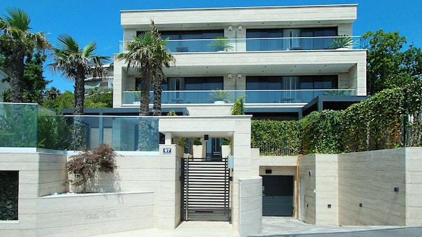 Unclassified image, 1 of 29, button - Luxurious Apartment With Private Pool and sea View in Crikvenica (Crikvenica)