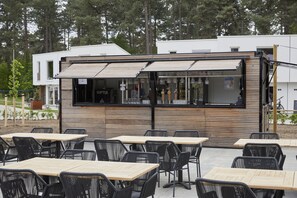 Bungalow | Outdoor dining - Comfy Bungalow near Bosland Nature Reserve (Hechtel-Eksel)
