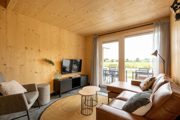 Bungalow | Ruang tamu | TV