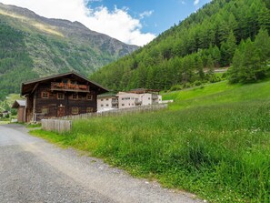 Exterior - Alluring Apartment in Zwieselstein With Ski Storage (Soelden)