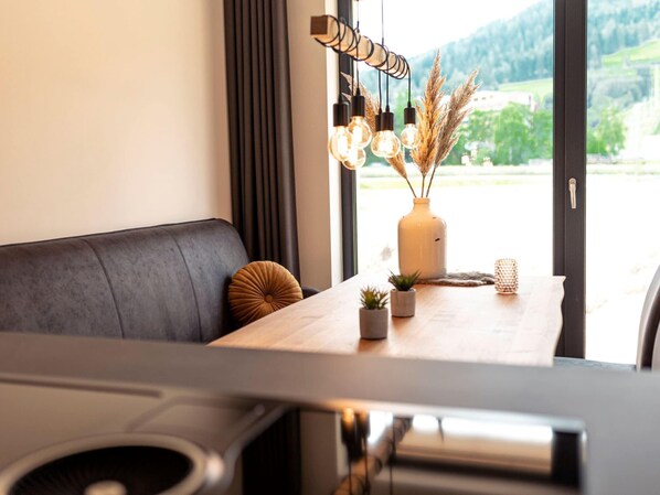 Apartment | Dining