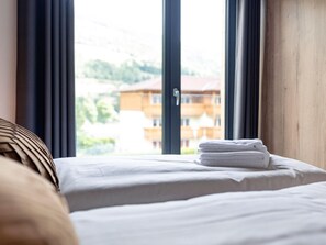 Căn hộ | 2 phòng ngủ, trang bị nội thất với thiết kế riêng biệt 