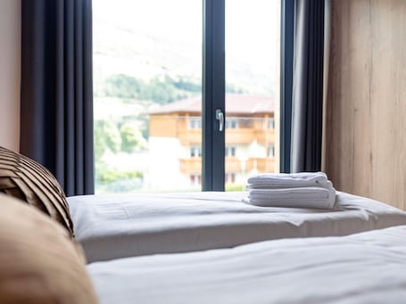 2 habitaciones y muebles diferentes