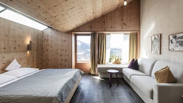 1 habitación, muebles diferentes y ropa de cama