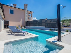 Exterior - Well Maintained Holiday Home With Private Pool and Panoramic View Near the Beach (Kastelir-Labinci)