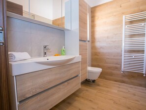Shower, towels - Well Maintained Holiday Home With Private Pool and Panoramic View Near the Beach (Kastelir-Labinci)