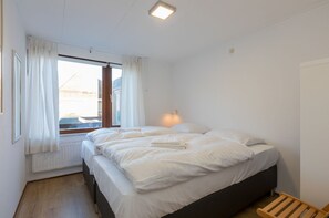 3 bedrooms, individually furnished, bed sheets - Apartment in Veere Near Lake Veerse Marina (Veere)