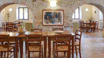 House | Dining