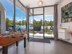 5 bedrooms, bed sheets - Spacious Luxury Villa With a Private Swimming Pool, 5 Bedrooms, Near Porec and the Beach (Kastelir-Labinci)
