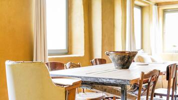House | Dining