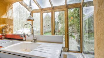 House | Private kitchen | Fridge, highchair