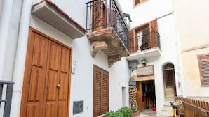 Exterior - Sea-view Apartment in Castellammare Del Golfo near Center (Castellammare del Golfo)